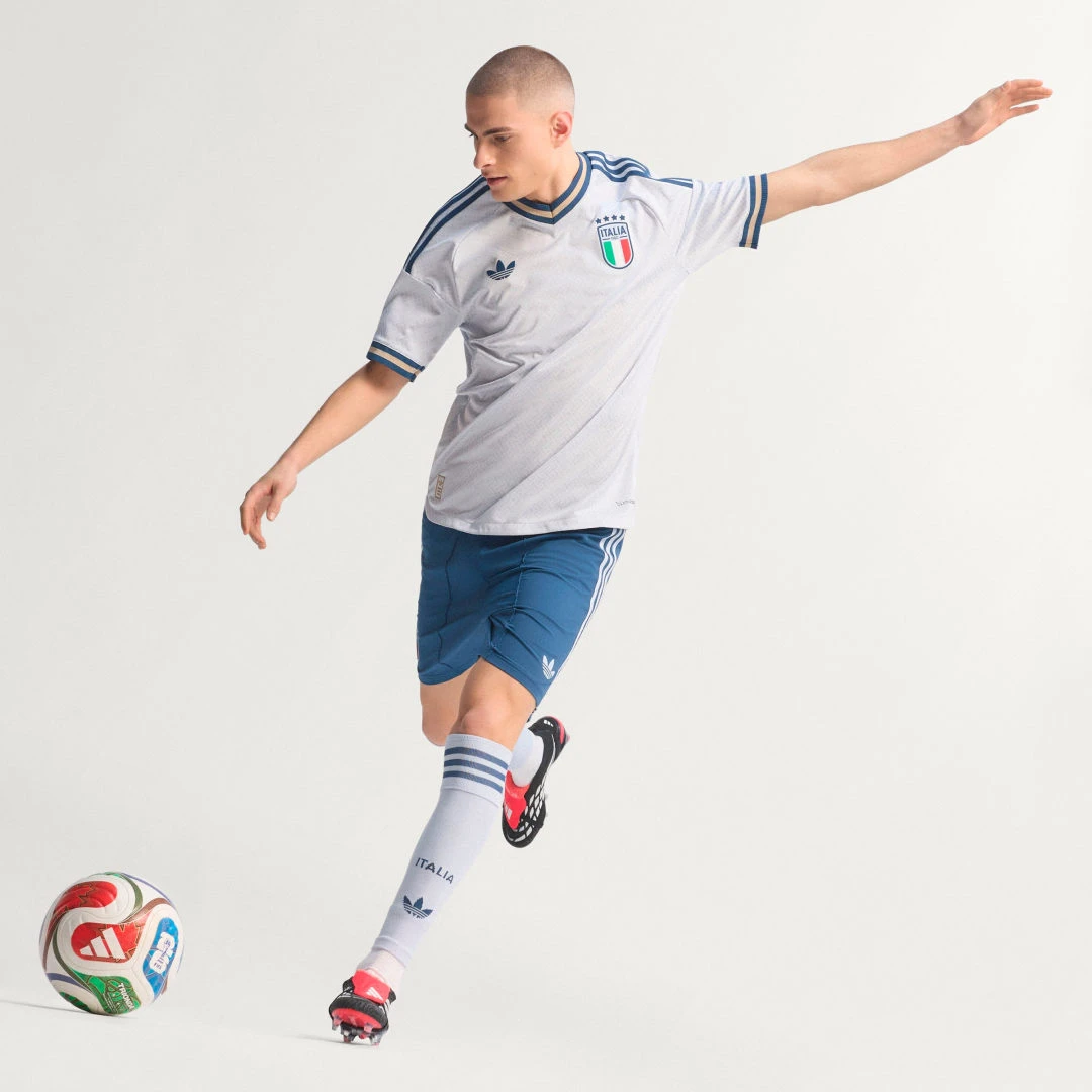 Extérieur Italie Maillot Italie Extérieur Authentique 2026 2026/2027 - Adidas