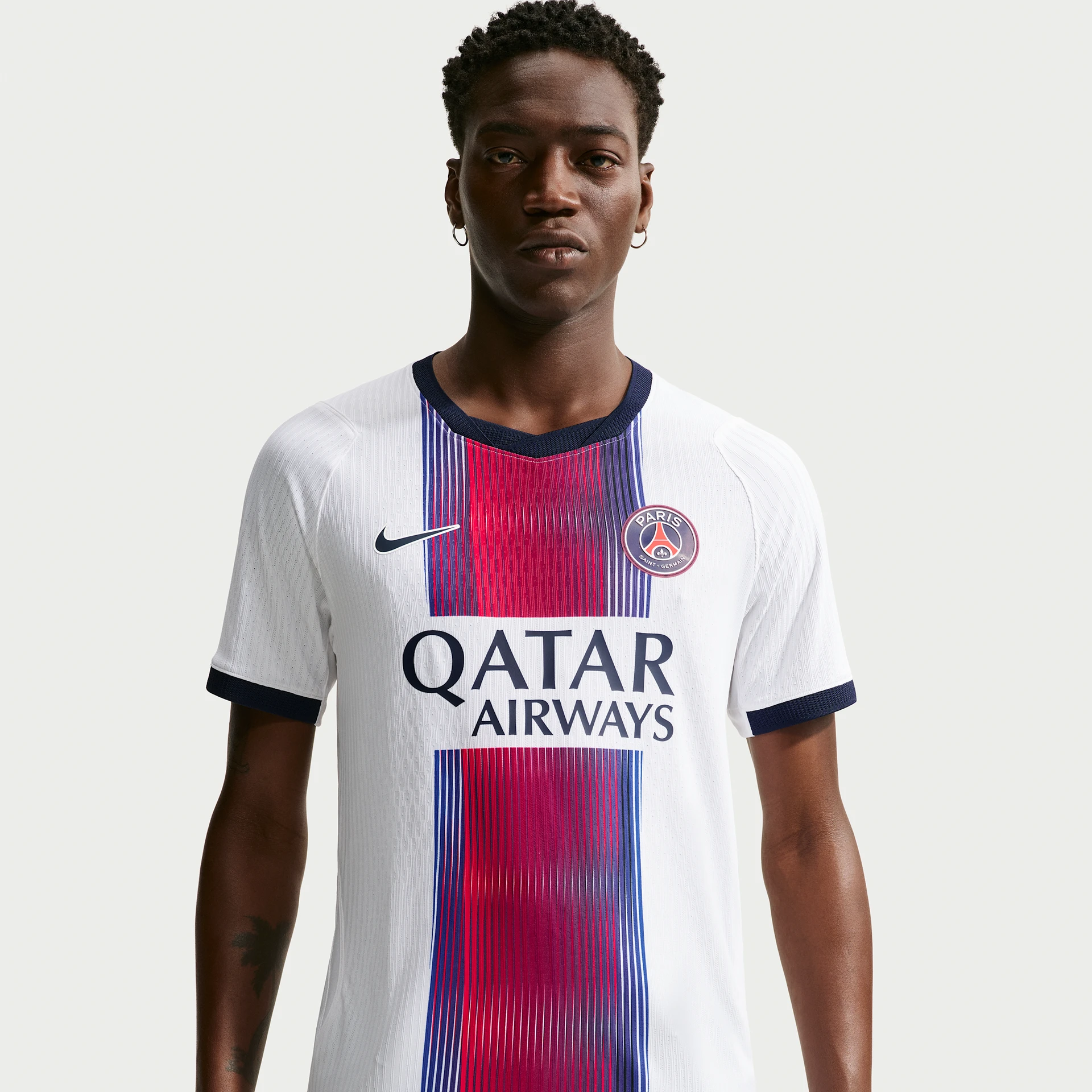 Maillot Nike PSG Extérieur Authentique 2026/2027 blanc, version Match avec technologie Aero-FIT.