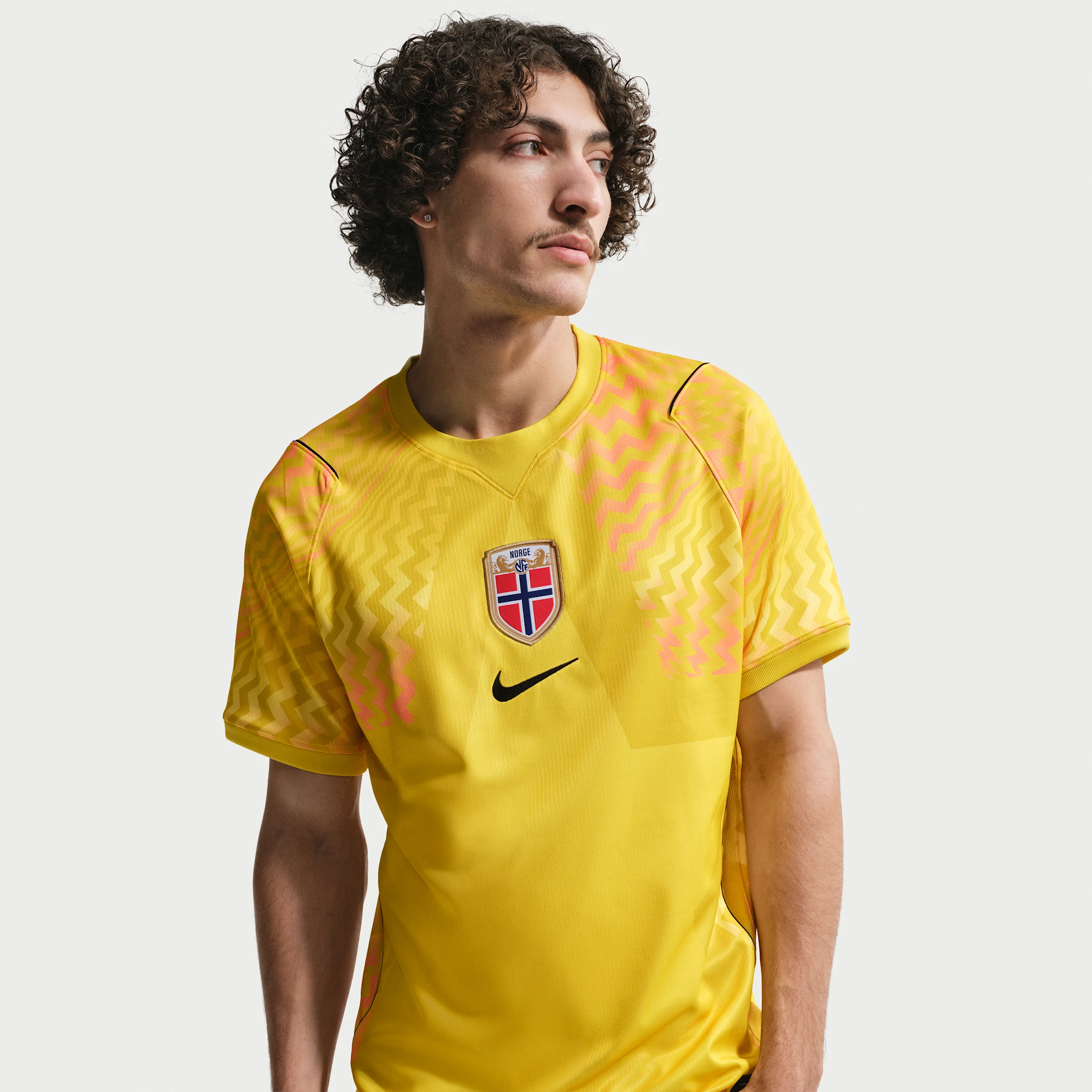 Maillot de gardien de but Nike Norvège 2026 coloris jaune pour homme, vue de face.