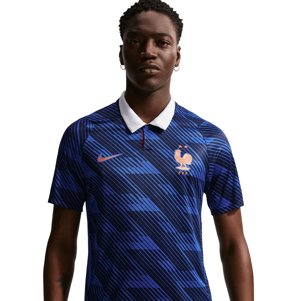 Maillot domicile bleu Nike de l'Équipe de France pour la saison 2025/2026 avec logo FFF.
