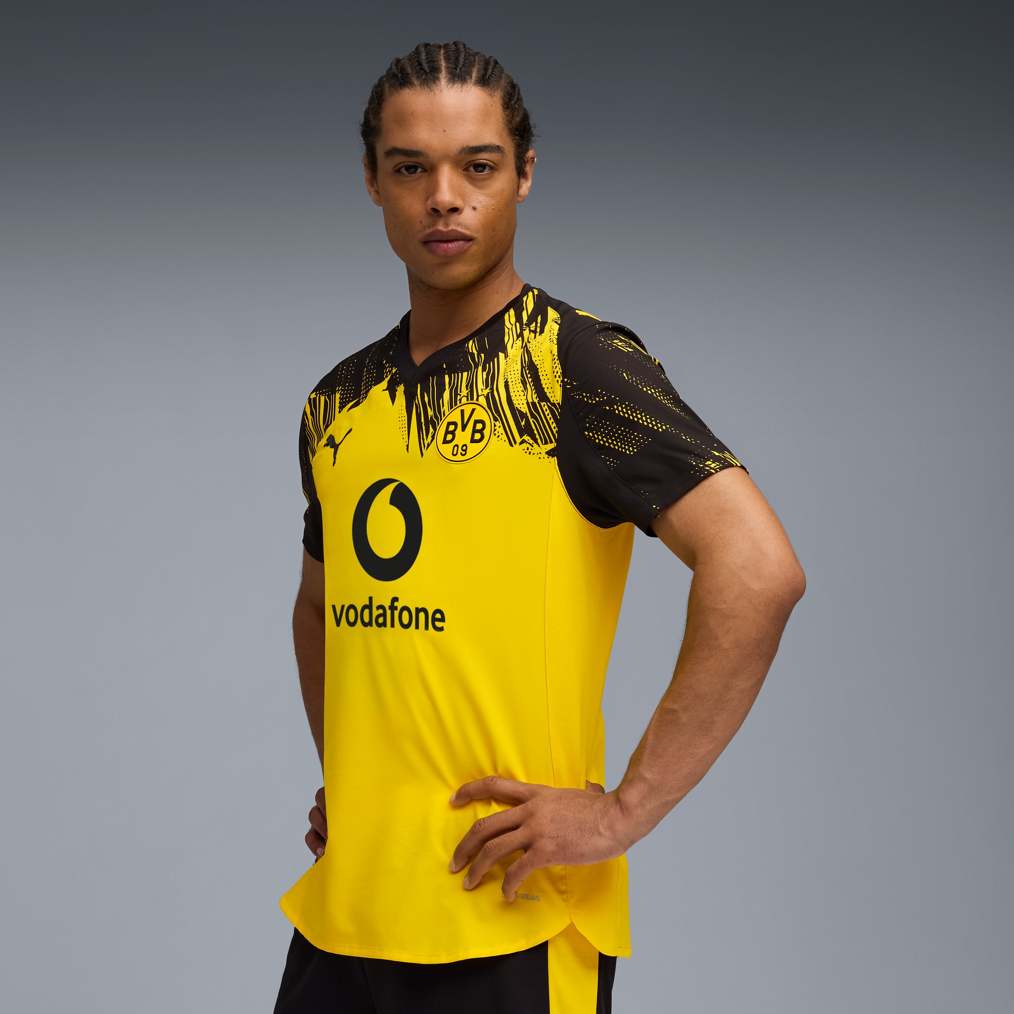 Maillot officiel Borussia Dortmund domicile 2025-2026 jaune et noir Puma - photo portée
