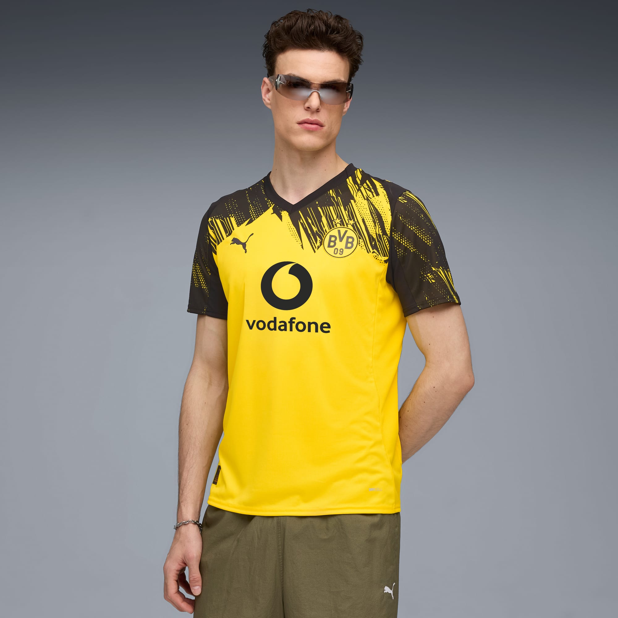 Maillot officiel Borussia Dortmund domicile 2025-2026 jaune et noir Puma - photo portée