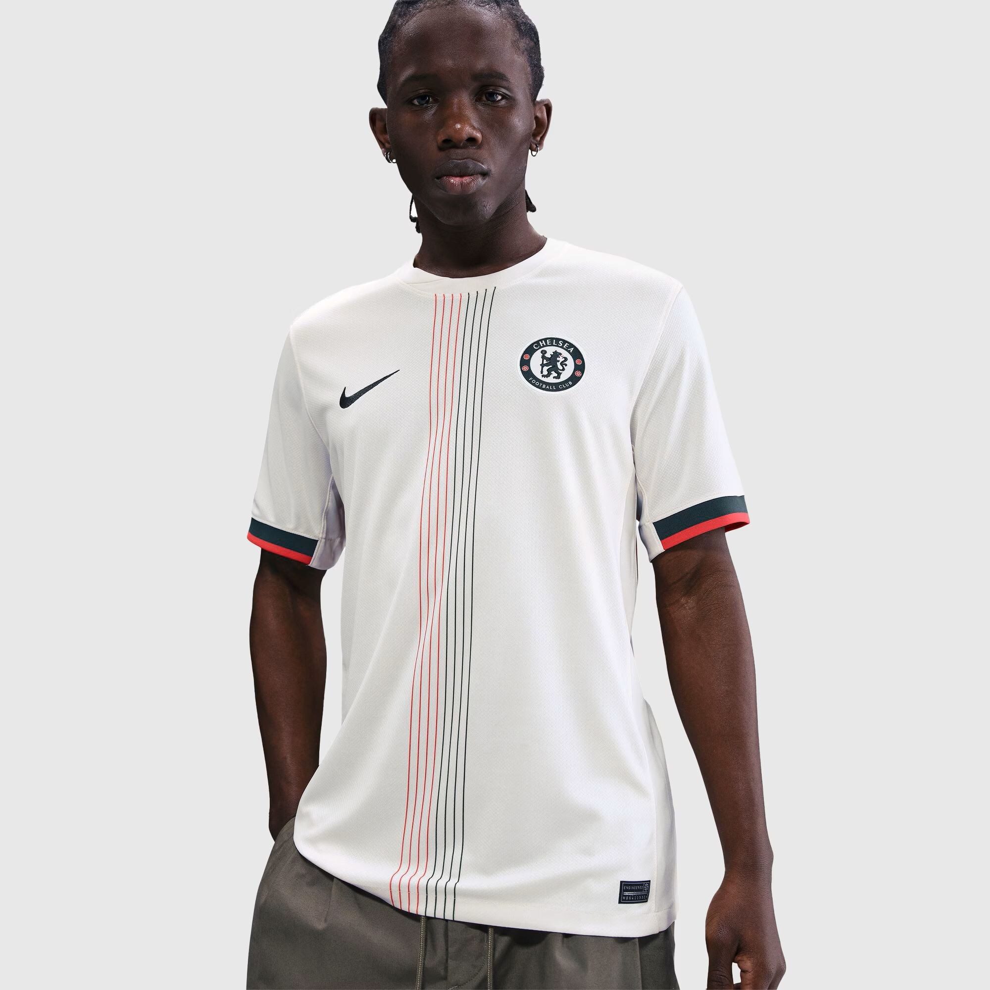 Maillot officiel Chelsea FC exterieur 2025-2026 blanc et bleu Nike - photo portée