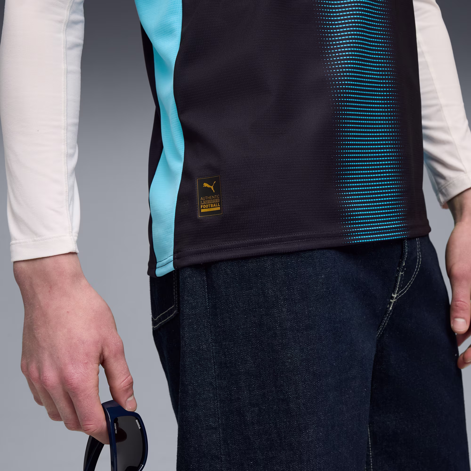 Maillot officiel Olympique de Marseille extérieur 2025-2026 bleu marine et bleu ciel Puma - détail